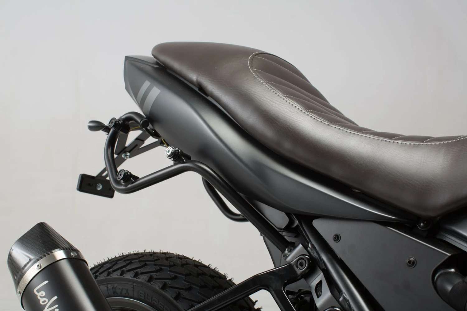 SW-Motech Legend Gear Zijtasdrager Links Suzuki SV 650 (15-) 3 SW-Motech Legend Gear Zijtasdrager Links Suzuki SV 650 (15-)